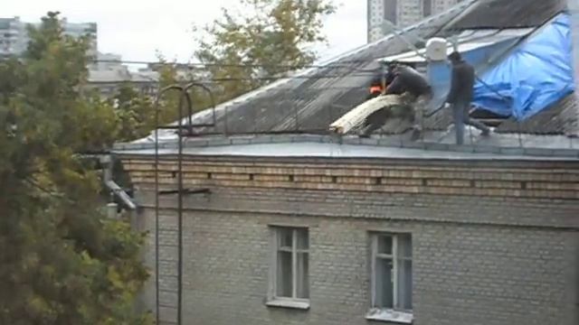 Подъём материалов для ремонта кровли 19.09.2016 смотреть онлайн