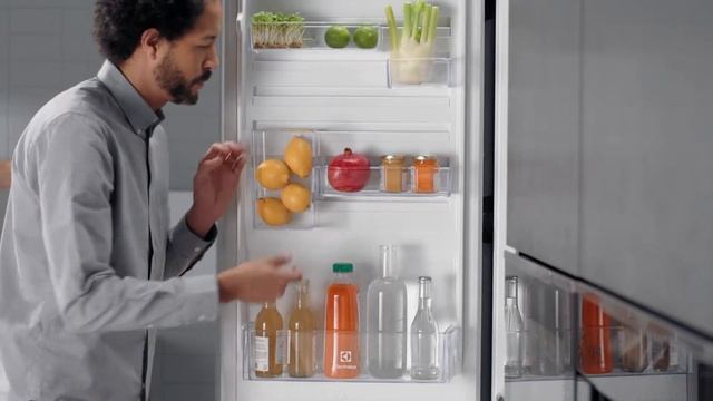 Chladničky Electrolux s flexibilním systémem ukládání CustomFlex смотреть онлайн