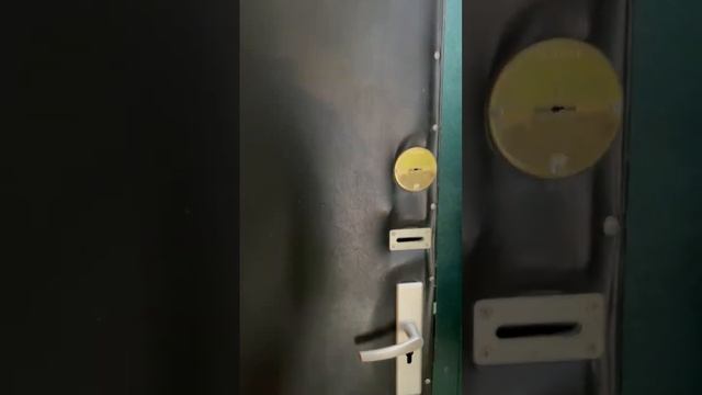 Обивка входной двери. Перетяжка. Видео до работ.