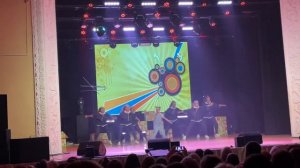 Посмотри на лист это. Белый