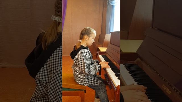 Илларионова Дарья (3 класс) - пьеса "Подснежник" И.Парфёнова, пьеса "Ослик" Ф.Констана смотреть онлайн