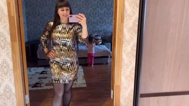 VLOGMAS: БУДНИ МАМЫ??ЧТО НАДЕТЬ НА ПРАЗДНИК?Новогодние образы из того, что есть?? смотреть онлайн