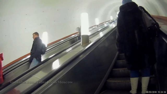 Включил камеру в момент остановки эскалатора // 2018 смотреть онлайн