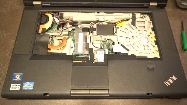 Lenovo ThinkPad T530 mSATA Solid State Drive Install смотреть онлайн