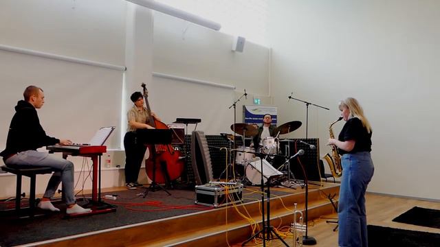 Footprints Clara Bergström Altsaxofon смотреть онлайн