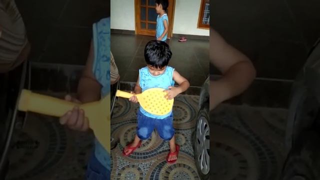Jab Mama Sikhaye Guitar Bajana смотреть онлайн