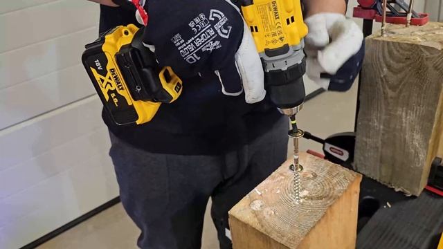 Wkrętarka DeWalt DCD 800 Hardcore Test