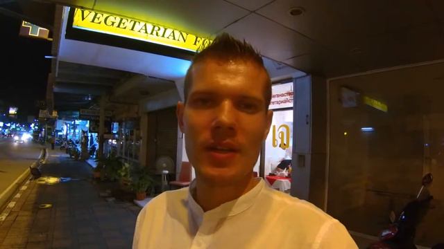 WALKING STREET. ПРЫЖОК С 56 ЭТАЖА. ВЕГАНСКИЙ РЕСТОРАН. CENTRAL FESTIVAL смотреть онлайн