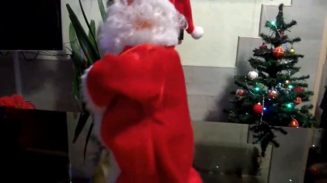 Санта танцует с Левушкой ! смотреть онлайн
