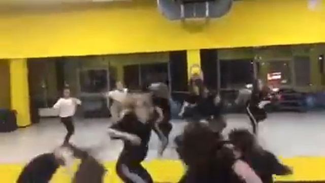 X-line фитнес центр смотреть онлайн