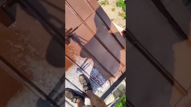 Что Делать Подскажите, как докрасить крышу в такой ситуации Покраска крыши краскопультом и аппара смотреть онлайн