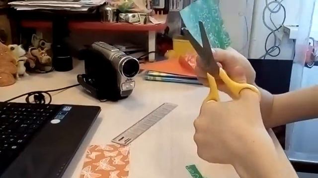 Делаем воздушного змея из цветной бумаги смотреть онлайн