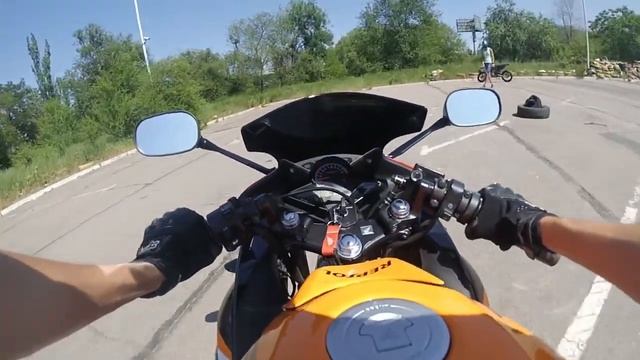 Учимся стантить. Чуть не упал. CBR 125 and CPI SM 50 смотреть онлайн