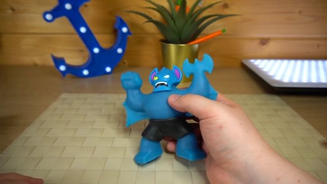 ГЕРОИ ГУДЖИТСУ Тянущиеся фигурки GooJitZu Water Blast Versus Pack Pantaro Vs Battaxe