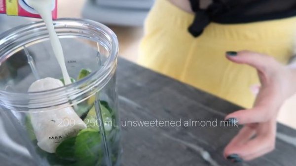 nutribullet pro1000 unboxing + smoothie test / strawberry benefits