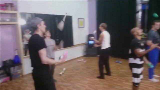 Видео-приглашение на вечерние занятия Джагл смотреть онлайн