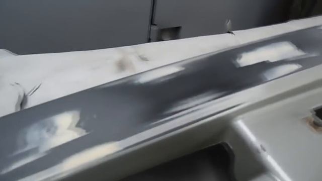 Бампер - шпаклюем,шлифуем,грунтуем. В общем весь процесс подготовки под покраску. смотреть онлайн