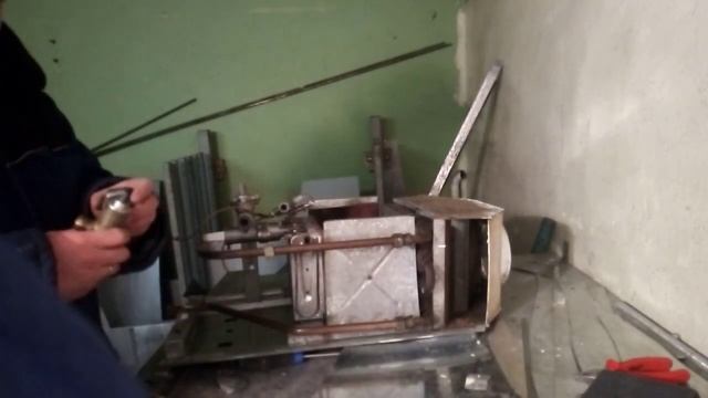 Бизнес в гараже. Разбор газовой колонки Нева 3010 на цветной металл смотреть онлайн
