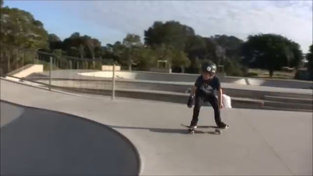 Maccoy Hassett Skating & Surfing. 9 years old..MSWMM смотреть онлайн