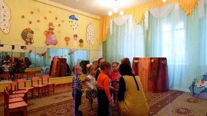 Музыкальное занятие в первой младшей группе "На осенней полянке"