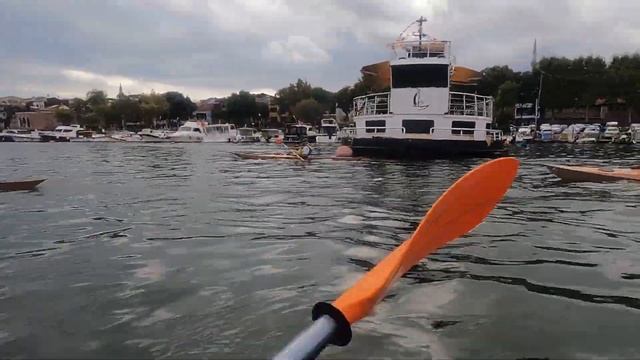 Haliç'i baştan sona kanoyla gezdik, kanodan balık ekmek aldık. смотреть онлайн