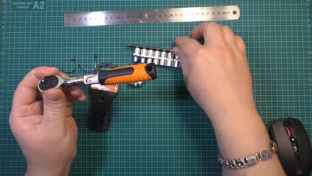 Ключ-трещотка NEO 1/4 дюйма 72 зуба .150-200мм  Телескопическая рукоятка