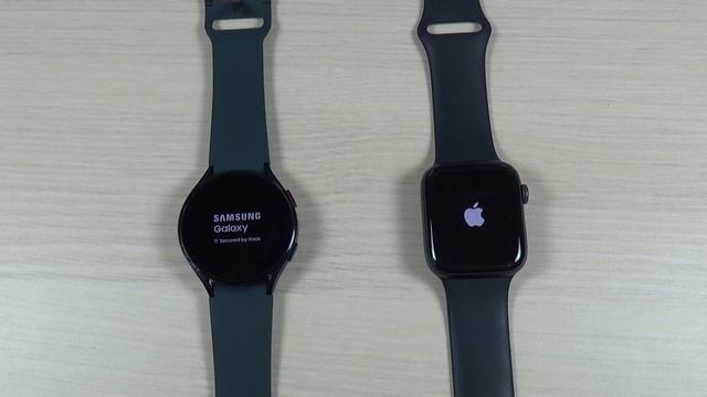Samsung Galaxy Watch 4 vs Apple Watch SE - Startup Speed Test смотреть онлайн