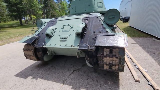 Канада, Музей военной техники под открытым небом в Канаде смотреть онлайн