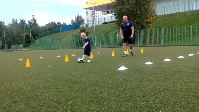 Ванюха!!! 2,9годиков тренируется) смотреть онлайн