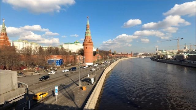 Москва. Вид на Кремль с Большого Каменного моста (Moscow Kremlin) 21.02.2020 смотреть онлайн