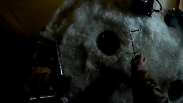 КРУПНЫЙ ОКУНЬ на мормышку! Зимняя рыбалка 4 смотреть онлайн