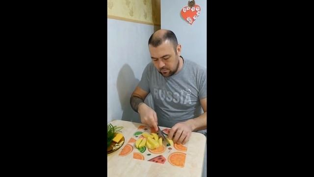 Очень нежное и сочное куриное филе с сыром и помидорами в духовке смотреть онлайн
