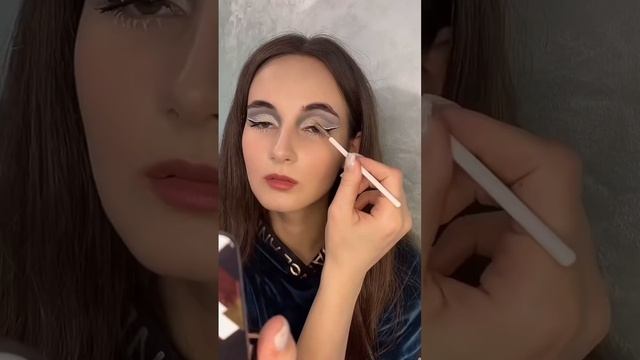 Макияж с белой тушью и подводкой ? #makeuptutorial #makeup #макияж смотреть онлайн