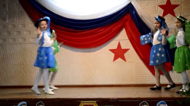 Песня "Сегодня праздник у ребят!" смотреть онлайн