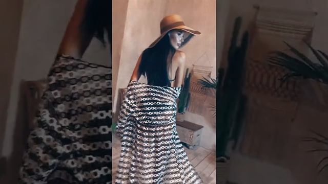 КУПАЛЬНИК РАЗДЕЛЬНЫЙ С БУСИНАМИ, НАКИДКА ПЛЯЖНАЯ В ДЫРОЧКУ смотреть онлайн