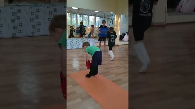 Круговая тренировка для детей. Тайский бокс в Уфе. СК Лейтай смотреть онлайн