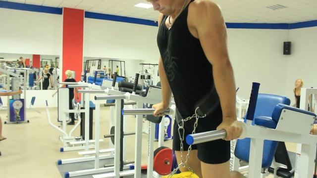 Отжимание на брусьях для прокачки трицепса !!!! Сергей Бростовский смотреть онлайн