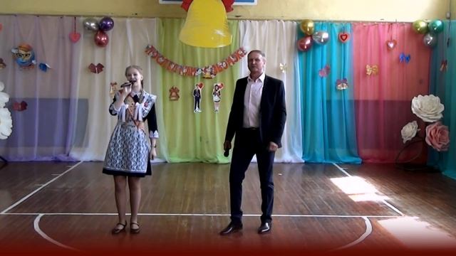 Последний звонок СОШ № 2 г.Вязники Урок окончен поют отец и дочь смотреть онлайн