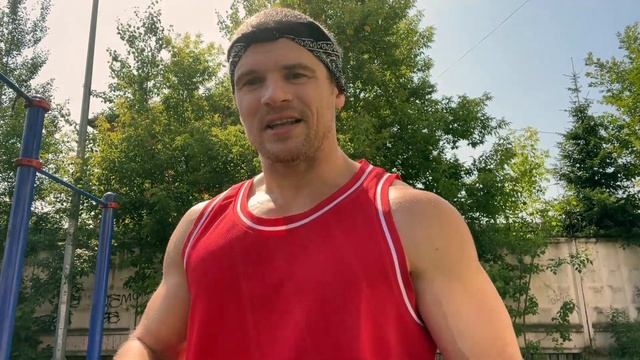 Тренировки новичка. Сколько делать подходов и повторений? Сколько отдыхать?