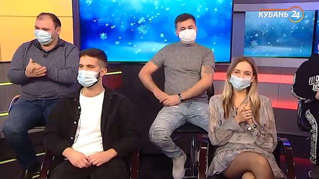 Любовь к музыке и первую гитару мне подарили родители - Евгений Твердов смотреть онлайн
