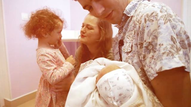 Выписка из роддома. Аврора. смотреть онлайн