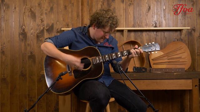 Gibson Banner Southern Jumbo Sunburst 1944 played by Milo Groenhuijzen | Demo @ TFOA смотреть онлайн
