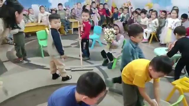 Сценка на 8 марта смотреть онлайн