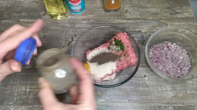 Сочные котлетки из говядины с соусом Бешамель. смотреть онлайн