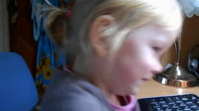 Малышка поёт песню "О, Боже, какой мужчина!" смотреть онлайн