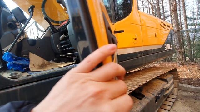Excavator Hyundai LC300 смотреть онлайн