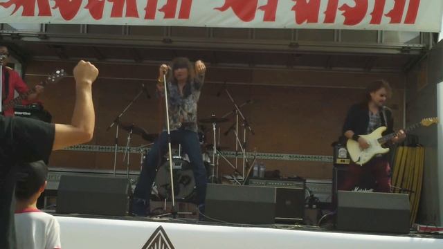 Groovy Swine "No More" смотреть онлайн