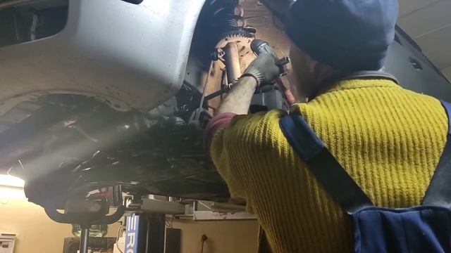 замена сцепления Skoda Fabia 1.4 смотреть онлайн