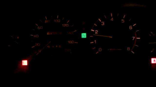 звук выхлопа cefiro A32 VQ25DE смотреть онлайн