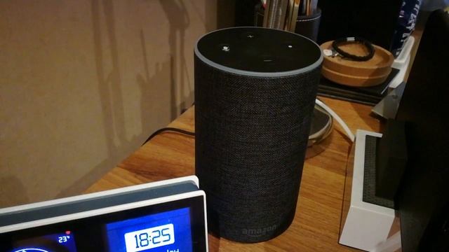 Alexa can sing. Amazon Echo Alexa test смотреть онлайн